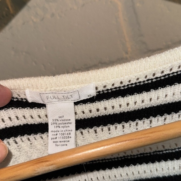 Full Tilt cardigan Black cream Ribbed Crop knit sweater ruffled XS super soft - Picture 4 of 6